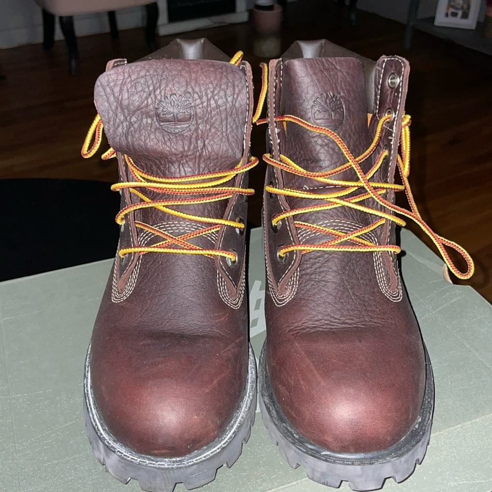 Timberland brown pebbled boots